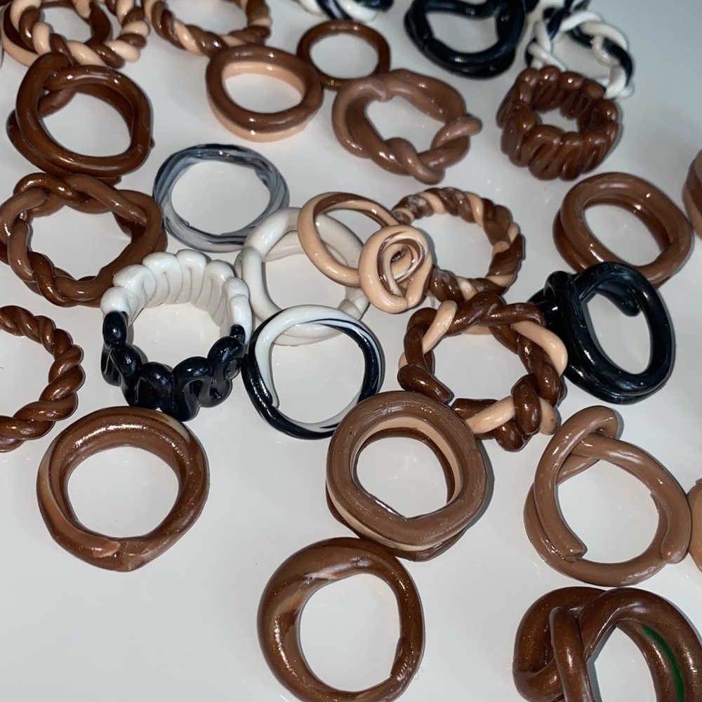 Chunky clay rings - neutral set of 5 - Picture 9 of 10